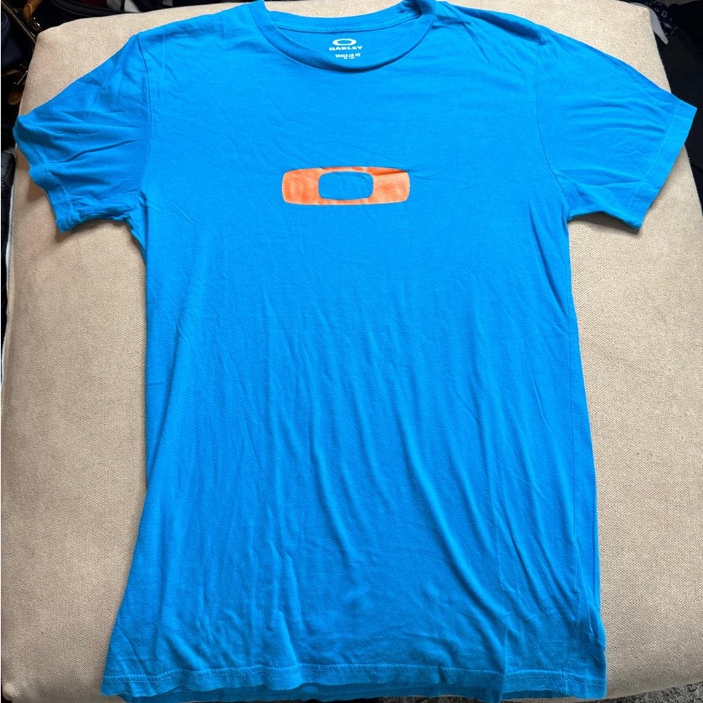 Oakley T-shirt